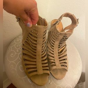 Suede 8.5 nude peep 👀 toe heels/booties